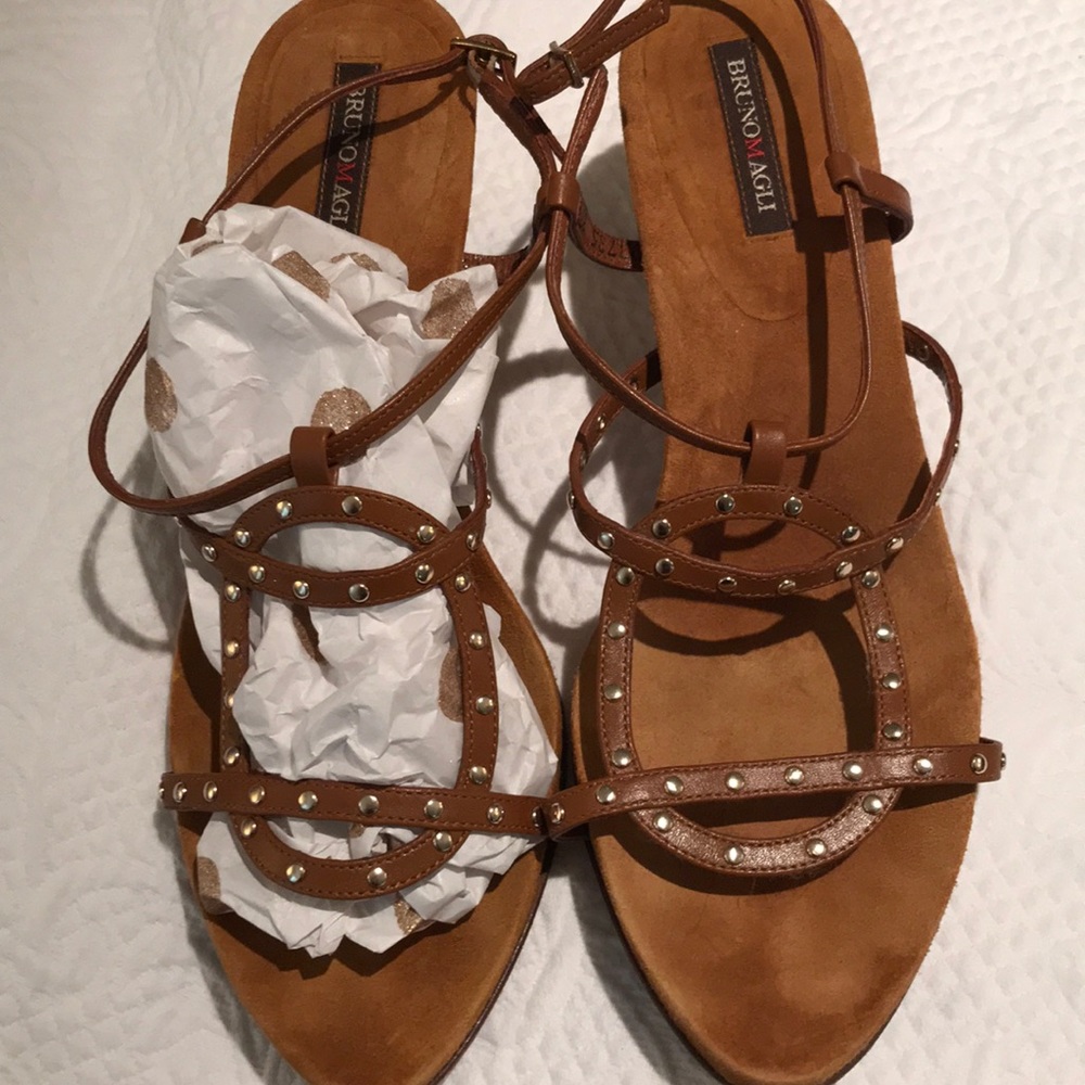 Bruno Magli kitten heeled sandals 😍